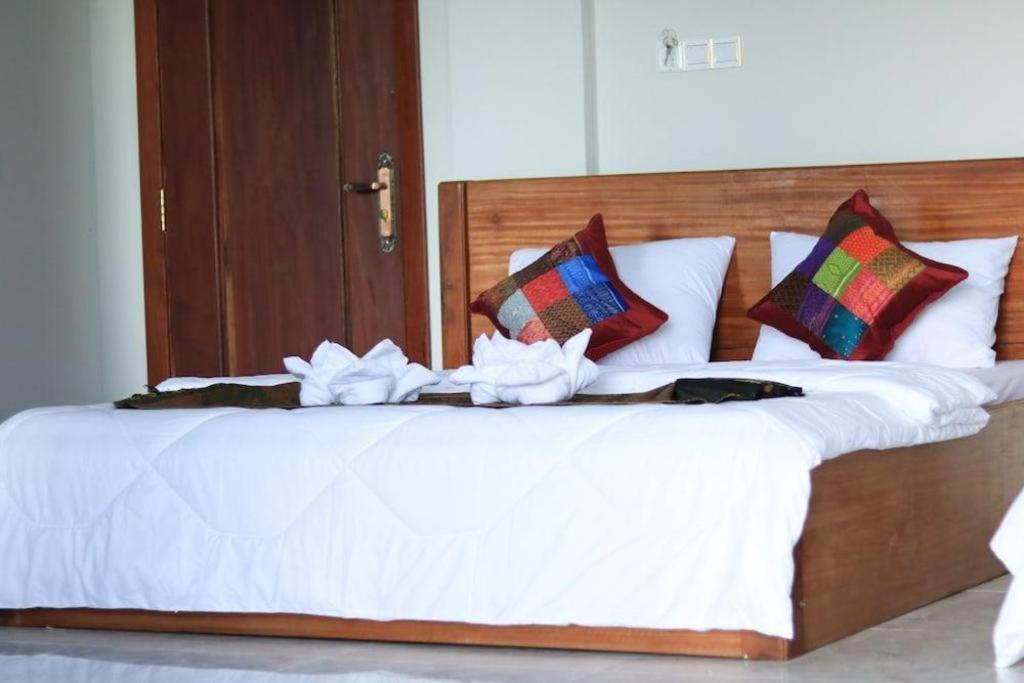 Boutique Kampot Hotel Exterior foto