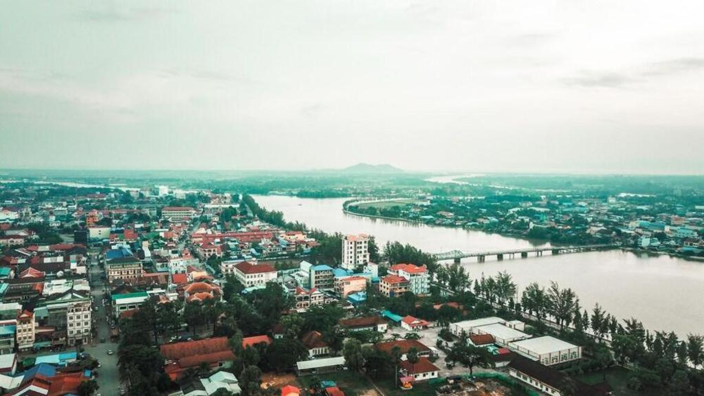Boutique Kampot Hotel Exterior foto