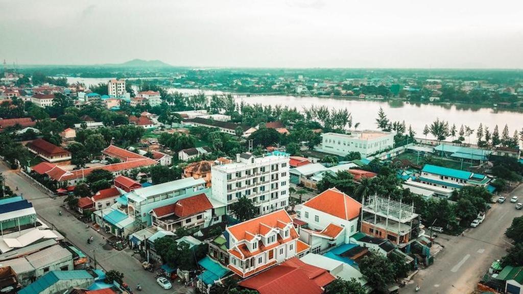 Boutique Kampot Hotel Exterior foto